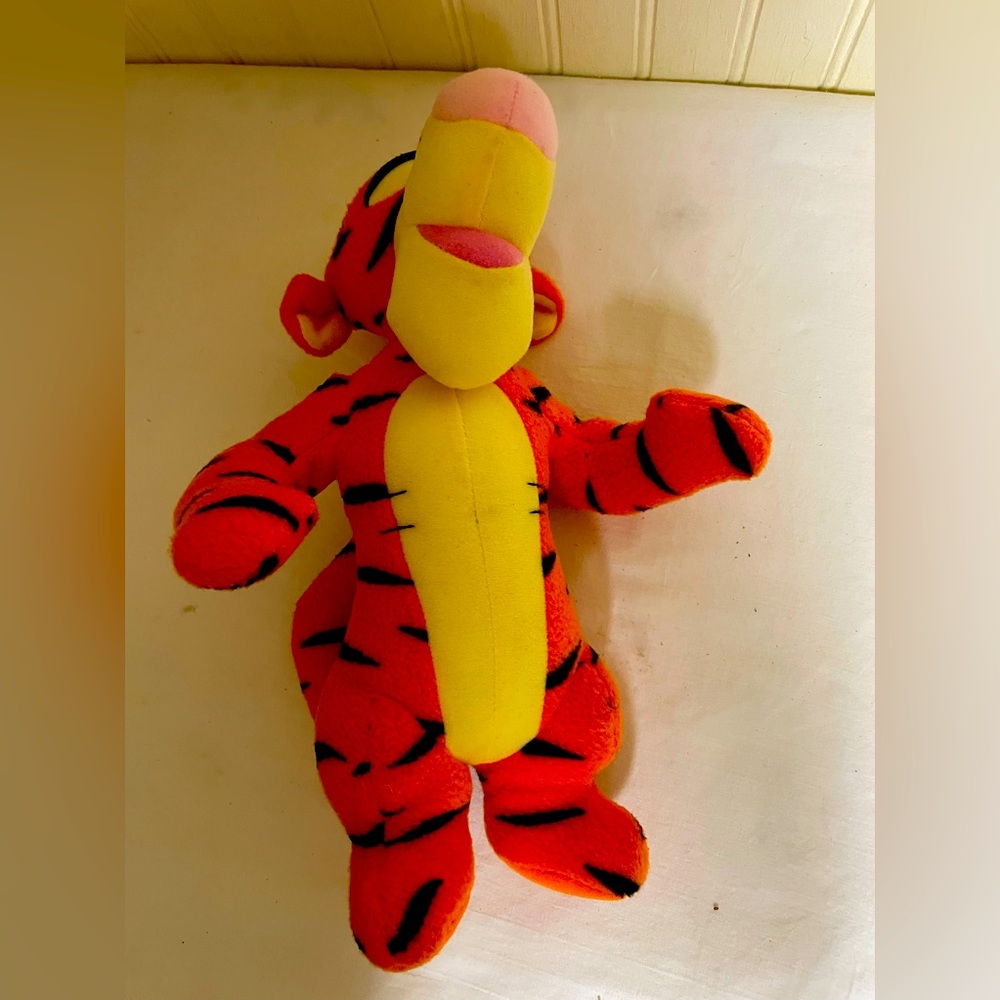 Disney Fisher Price Plush Tigger Winnie the Pooh that rattles